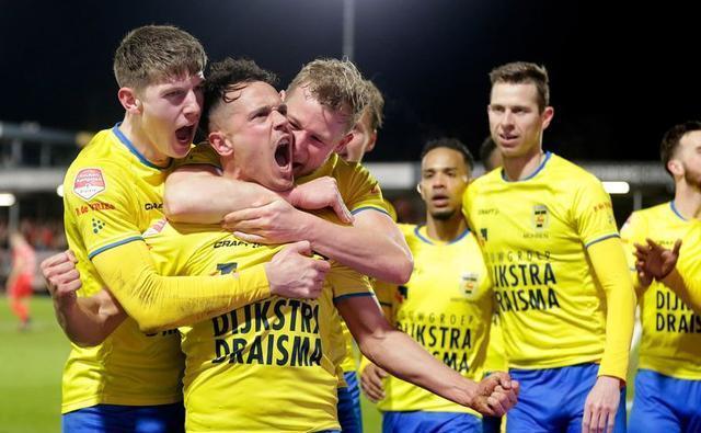 不仅依赖于 不仅依赖于