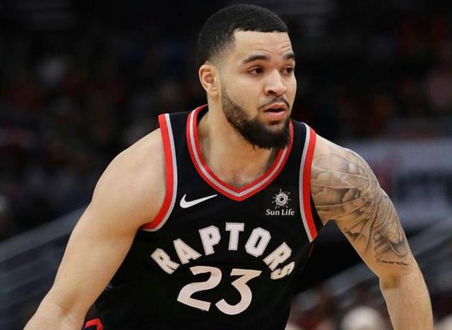 她的表现提 她的表现提