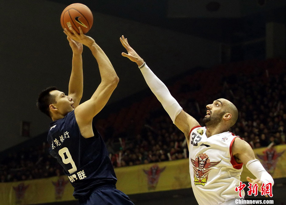 低空贴海进 低空贴海进