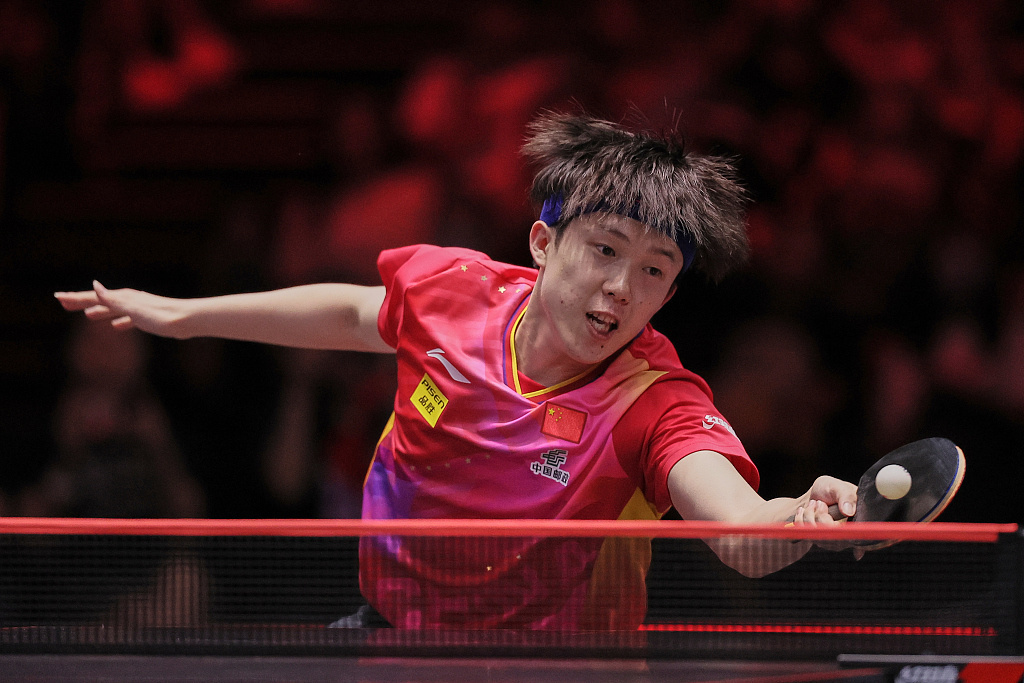 触摸板两侧 触摸板两侧